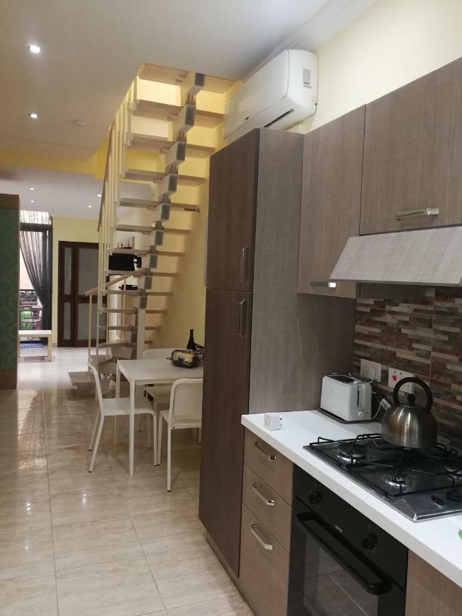 Sliema Duplex 1 Bedroom Apartment - Sleeps 4 Ngoại thất bức ảnh